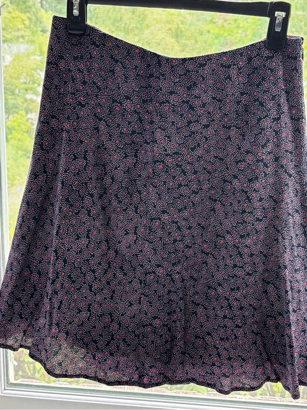 Boden Rare daisy print Navy Blue  viscose Skirt with Pink and Red  Floral Print